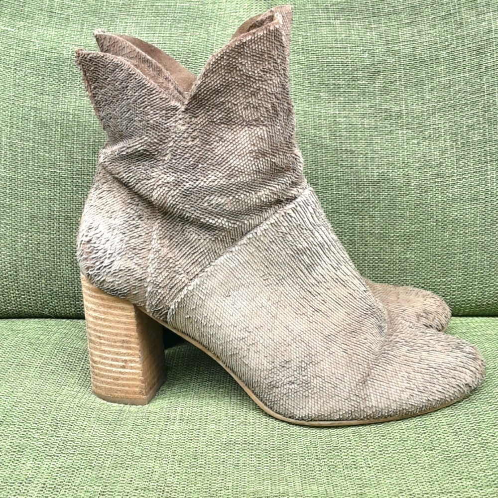 Seychelles Taupe Prop Ankle Boot.